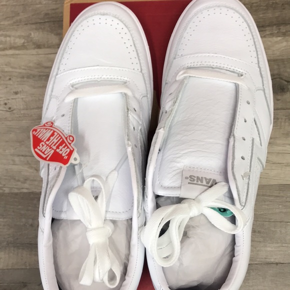 Vans - Picture 5 of 5